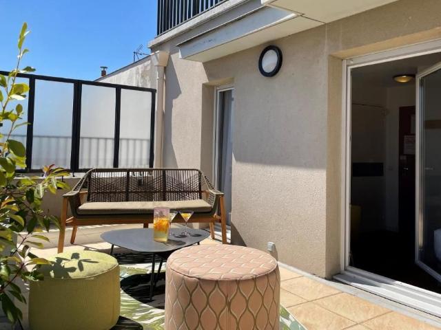 Malakoff Lovely studio with terrace near Paris Expo Porte de Versailles