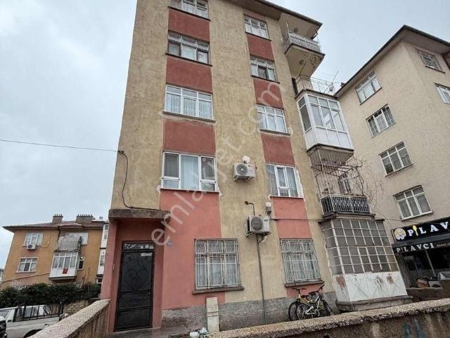 Malas Cad Üzerinde 4+1 Ara Kat Bakımlı Yatırımlık Daire
