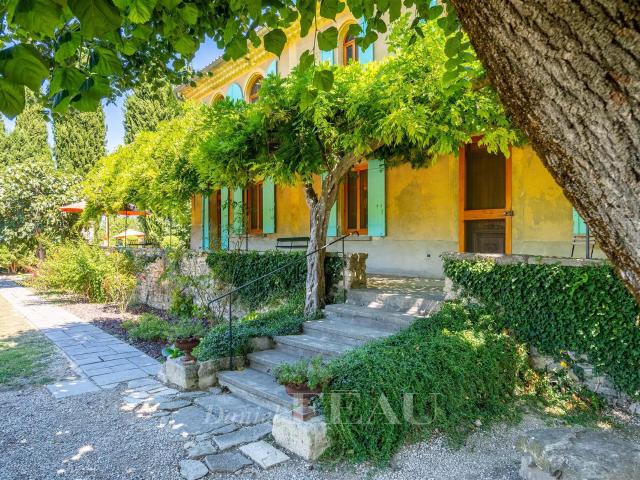 Malaucène Maison de caractère 150m² Malaucène