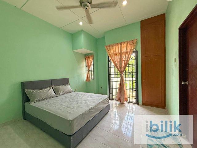 [Malay Female] Master Room Bandar Putra Segamat TR0323
