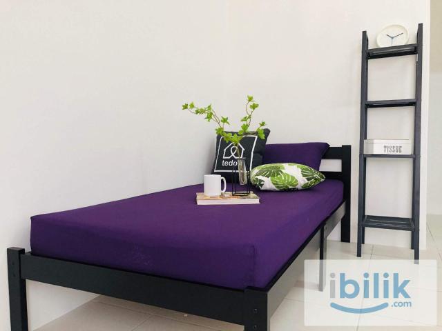[Malay Female] Master Room Bukit Jalil TR0005