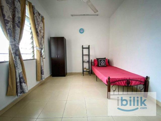 [Malay Female] Middle Room Mentari Court Sunway Petaling Jaya TR0107 G11