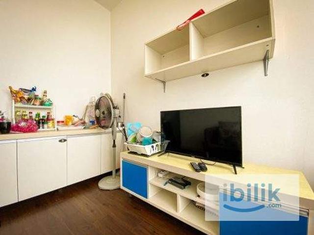 [Malay Female] Single room Avenue Crest Shah Alam TR0002 AC21