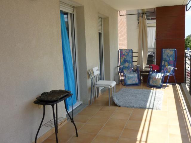 MALBOSC T2 EN BON ETAT AVEC GRANDE TERRASSE ET GARAGE