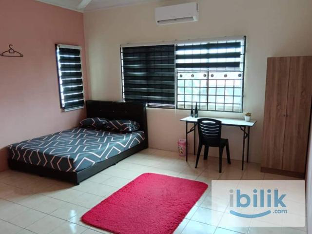 Male Master Bedroom Aircond Bathroom Private at Taman Bukit Chedang S2