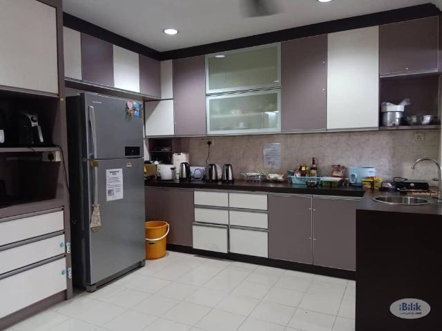 Male Own Attached bathroom Low Deposit