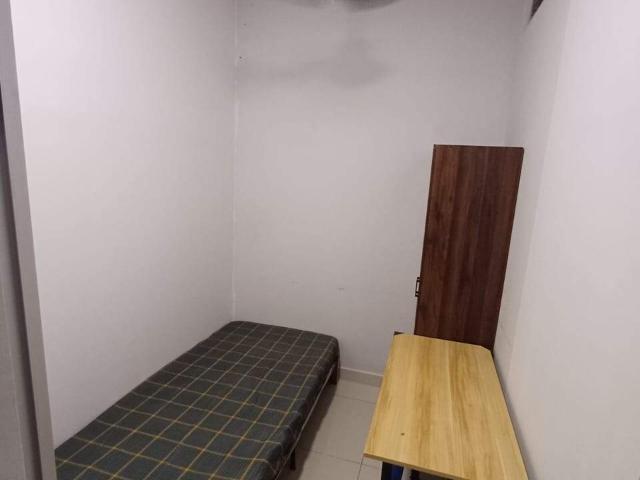 Male house Sfera Residency partition non sharing Puchong south Seri Kembangan
