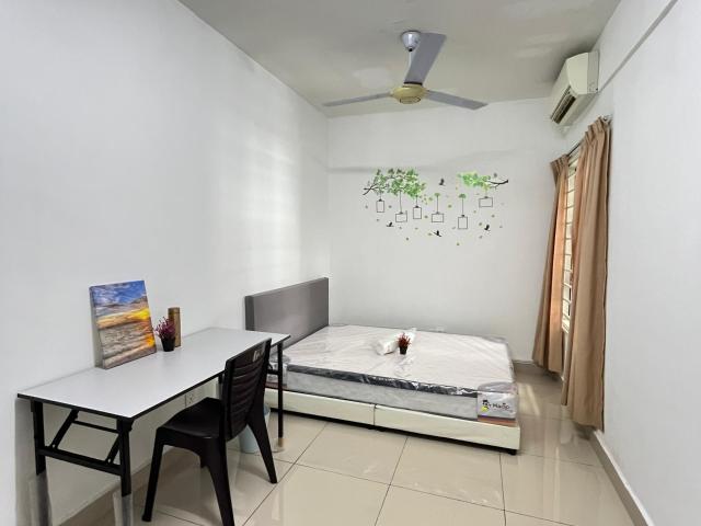 Male Unit! Middle Room at Casa Residenza, Kota Damansara
