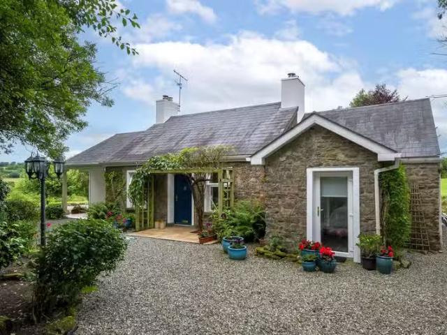Mallory Cottage, Ballylusky, Fermoy, Co. Cork, P51CCH0 is for.