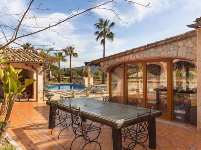 Mallorca schöne mediterrane Finca mit Ferienlizenz in Alaró zu verkaufen
