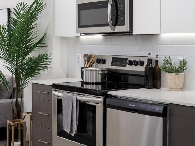 Maple View Heights Apartments 2 Bed + Den [object Promise] for Rent