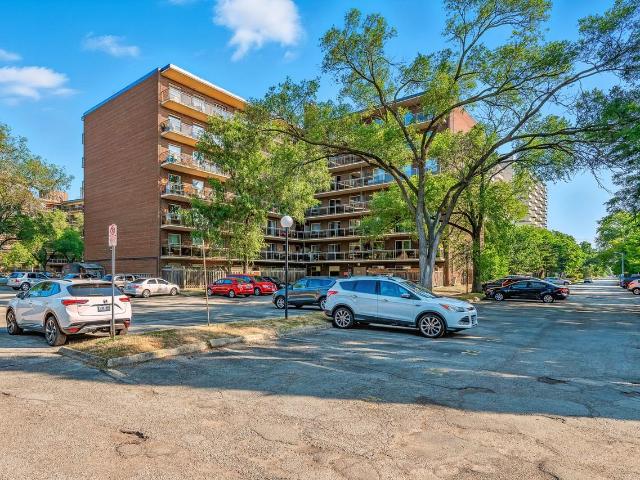 Maple Avenue Apartments and Townhouses 2 Bedroom Apartment for Rent at 480 Maple Ave, Burlington, ON L7S 1M4 Maple