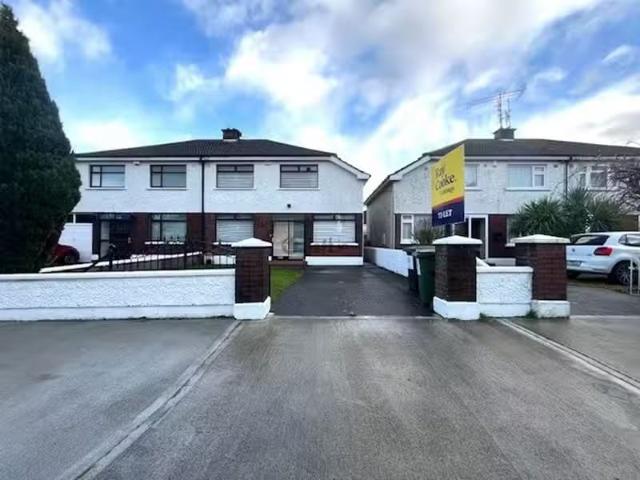 Maple Grove, Rathcoole, Co. Dublin is for rent