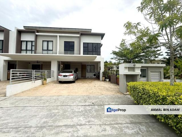 Maple Residence