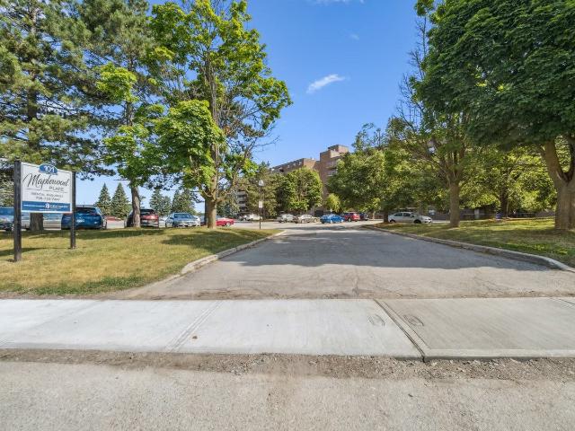 Maplewood Place 3 Bedroom Apartment for Rent at 101 Kozlov St, Barrie, ON L4N 5L7 Sunnidale