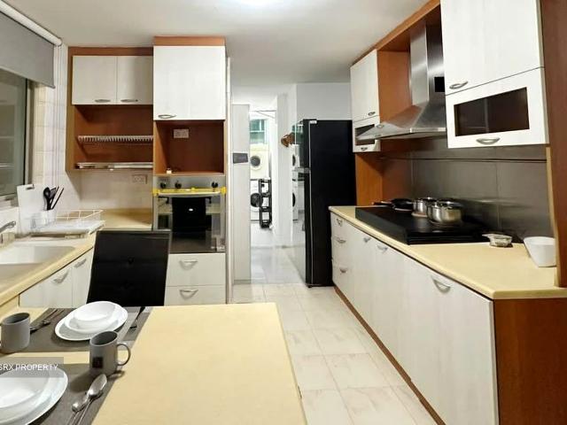 Maplewoods D21, Condominium