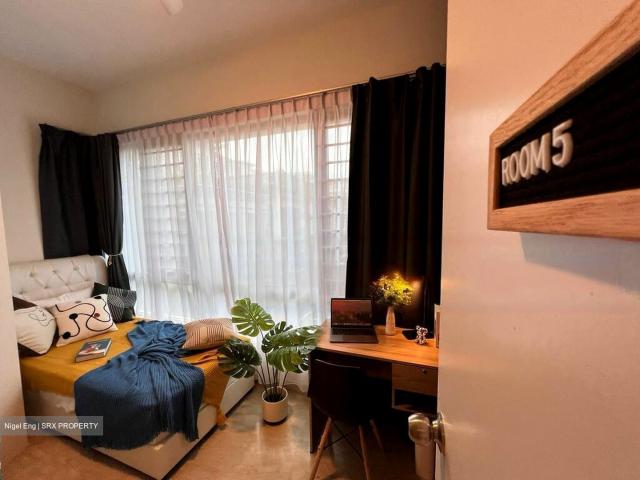 Maplewoods D21, Condominium