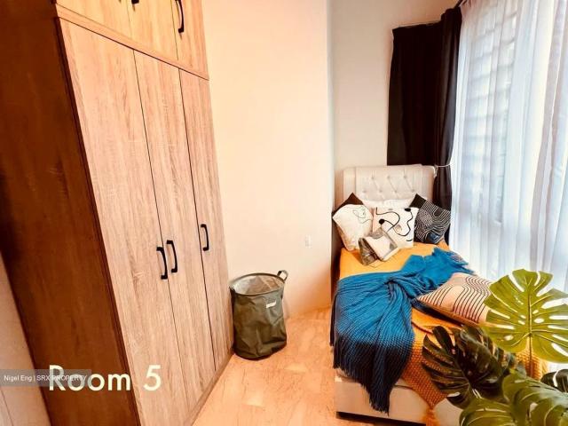 Maplewoods D21, Condominium