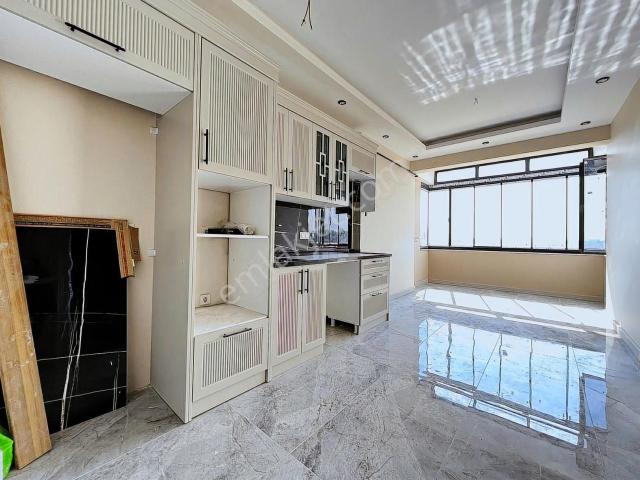 Martı Otel Civarı 1+1 Havuzlu Siteiçi Ferah Daire