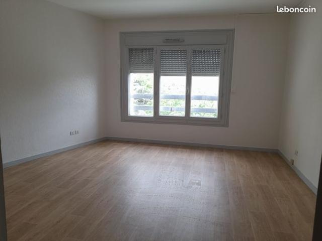 Martinet t3 60 m² ascenseur + balcon + cave
