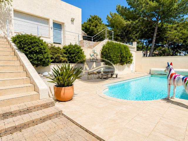 MARTIGUES JONQUIÈRES VILLA T4 D'EXCEPTION AVEC DOUBLE DÉPENDANCE, PISCINE CHAUFFÉE, DOUBLE GARAGE