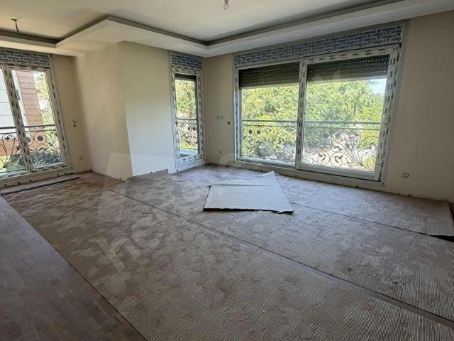 MAR EMLAK'TAN YEŞİLYURT'TA İYİ KONUMDA 125 M2 BRÜT 3+1 ARA KAT