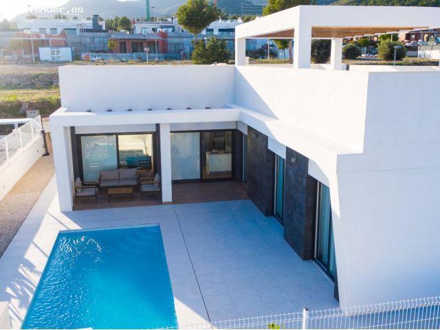 MAR Y MONTAÑA. CHALET DE DISEÑO CON PISCINA