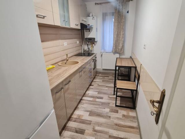 Marasesti Lic. Economic 3 camere mobilate, parter