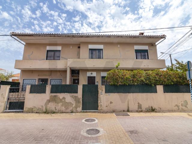 Maravilhosa Moradia T5+2 Porto Salvo Casal da Choca