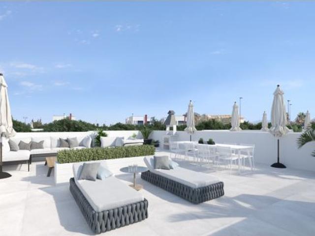 MARAVILLOSA VILLA DE 3 DORMITORIOS, 2 BAÑOS, CON PARKING Y PISCINA PRIVADA EN BALSICAS, MURCIA