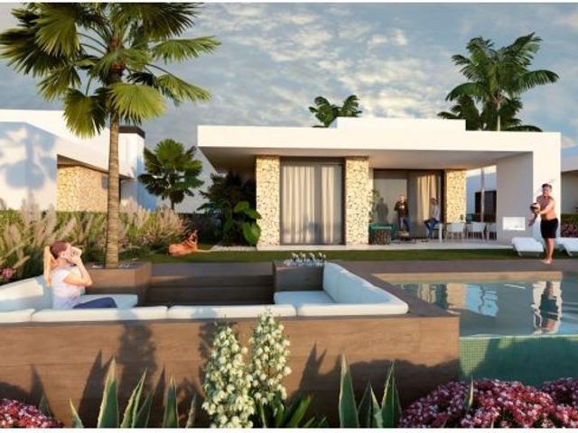 MARAVILLOSA VILLA DE 3 DORMITORIOS, 2 BAÑOS CON SÓTANO, GARAJE Y PISCINA PRIVADA EN ALGORFA