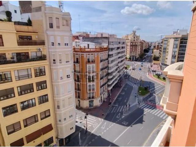 MARAVILLOSA VVIENDA EN PLENO CENTRO DE VALENCIA