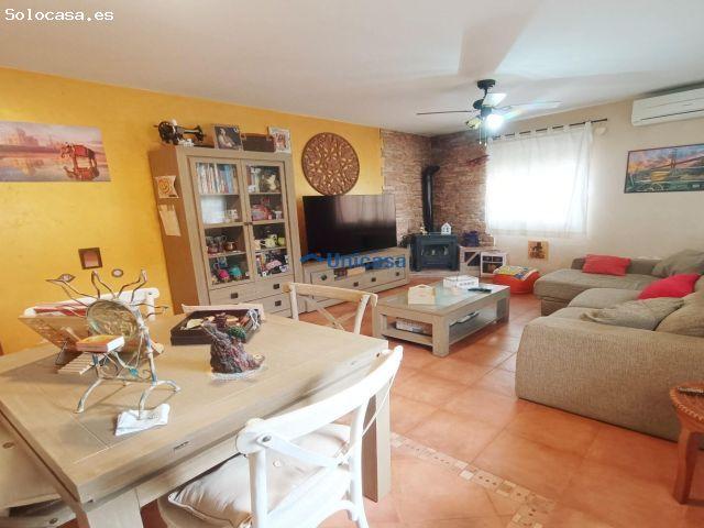 MARAVILLOSA PLANTA ALTA ESTILO RÚSTICO DE 2 HABITACIONES EN PUERTO DE LA TORRE!