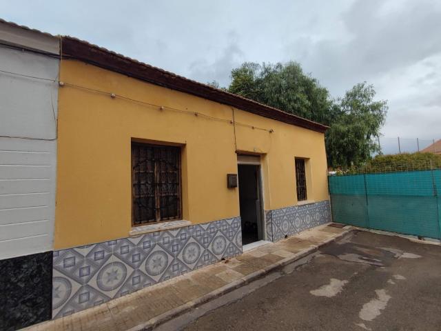 MARAVILLOSA PLANTA BAJA EN ALUMBRES CARTAGENA