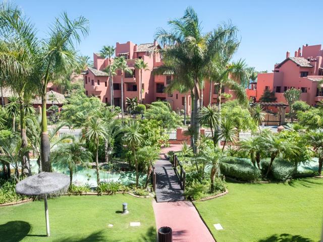 Maravilloso y cómodo apartamento en perfecto estado con lujo. 130m² Estepona