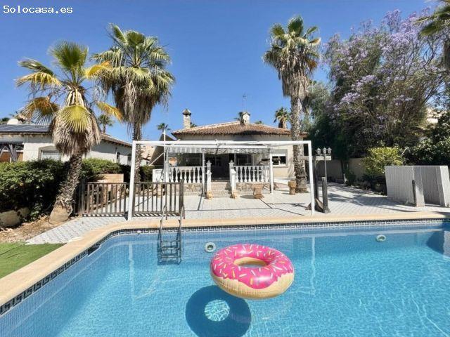 MARAVILLOSO CHALET SEMI NUEVO, DE 3 DORM, 2 BAÑOS. PARCELA DE 500M2, PISCINA, A TAN SOLO 10 MIN