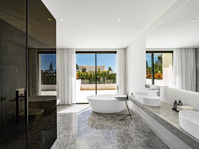 Marbella Golden Mile, Las Lomas del Marbella Club, 647 m2