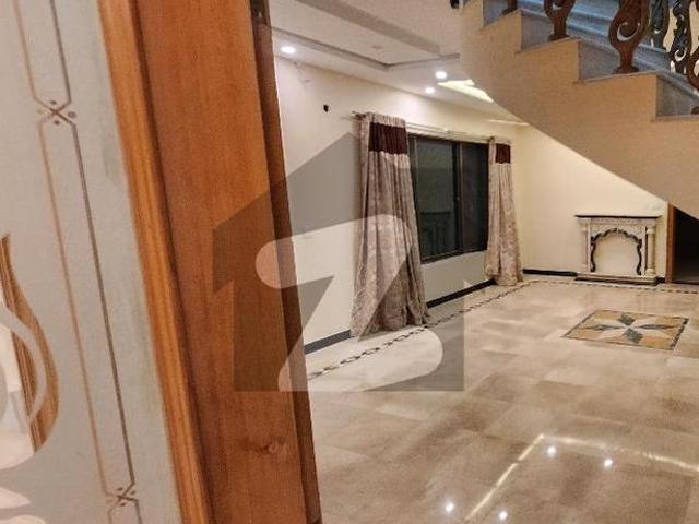 Marble Flooring 3 Bedroom House G 11/3
