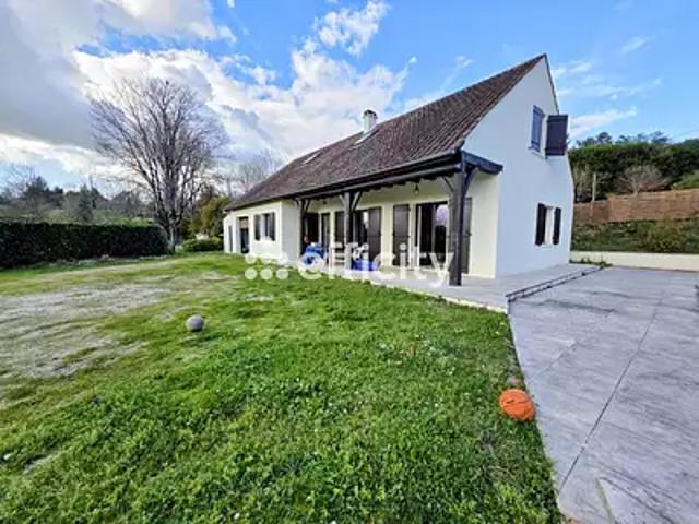 Marcillac Saint Quentin 24200 Achat / Vente maison 6 pièces t6 piscine jardin