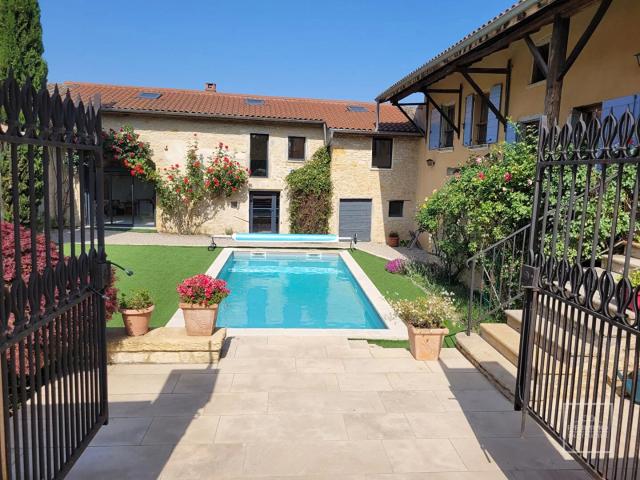 Marcilly d'azergues: Ancien Corps de ferme avec piscine