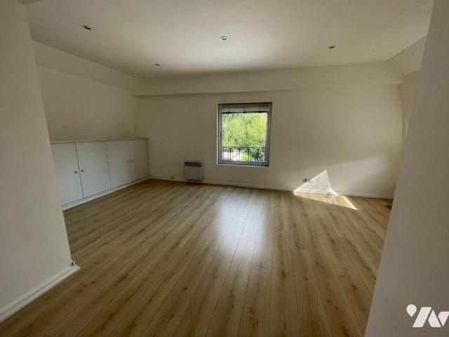 MARCQ EN BAROEUL Croisé Laroche Type 4 d'env. 67m²