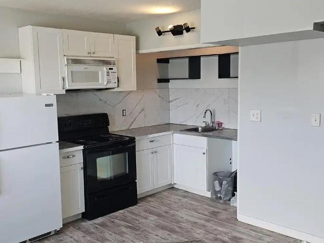 Mardaloopnh nice 1 bedroom all util included except power