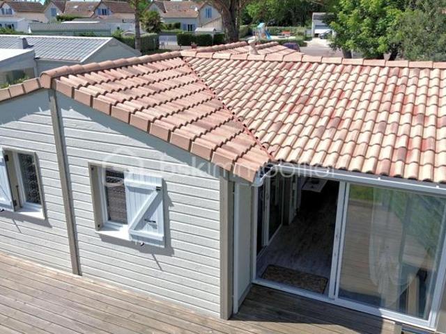 MARENNES PLAGE – Chalet 56 m² sur parcelle de 300 m² – À 50 m de la plage – Résidence avec piscine