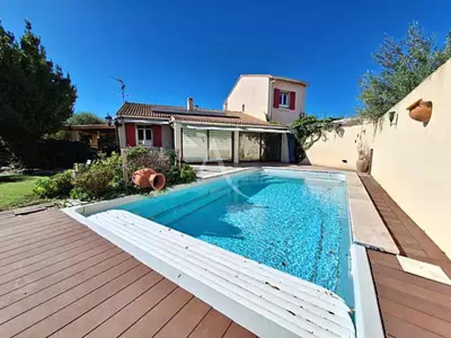 Marguerittes 30320 Achat / Vente maison 5 pièces t5 au dernier étage piscine