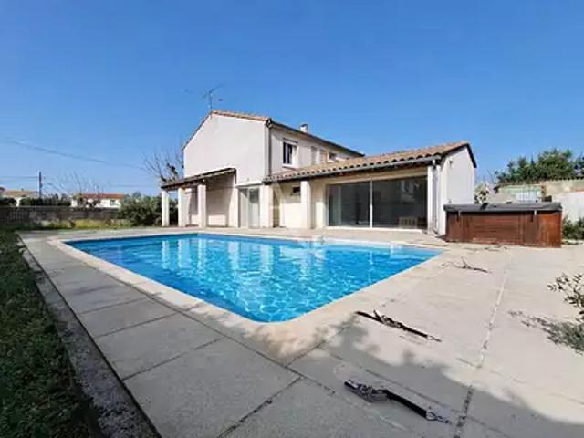Marguerittes 30320 Achat / Vente maison 5 pièces t5 au dernier étage piscine