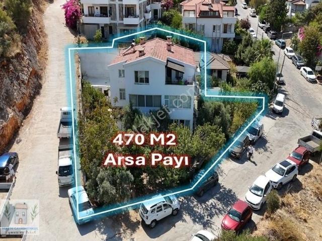 Marinden Datça Merkezde 470 Arsa İçerisinde 342m2 3 Katlı Ev