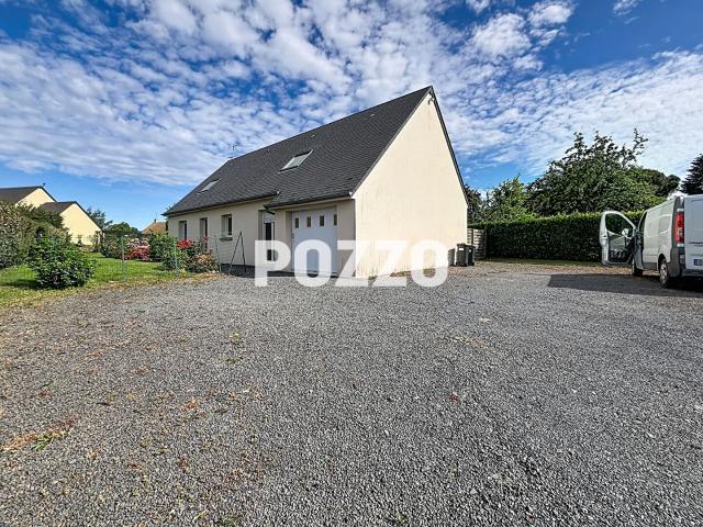 Marigny Le Lozon, maison plain pied de type F5 à 600 mètres du centre ville  bon état, jardin garage et parking privé