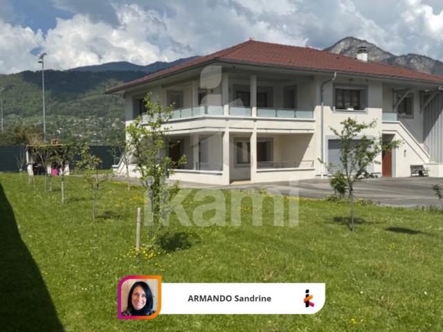 MARIGNIER MAISON ET ENTREPOT 557 M2