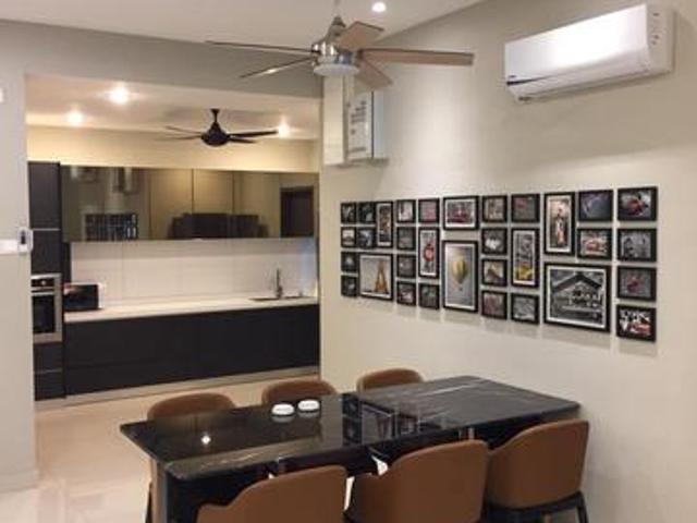MARINOX SKY VILLAS 1450sf Sea View 4room 2CP Full Furnished TJ TOKONG