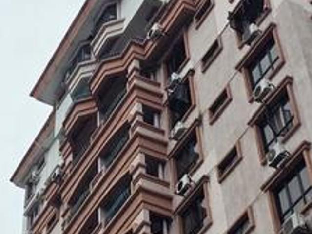 Marina Court Seaview Highest Floor Windy Unit
